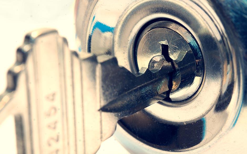 remplacer une serrure de porte Montrouge